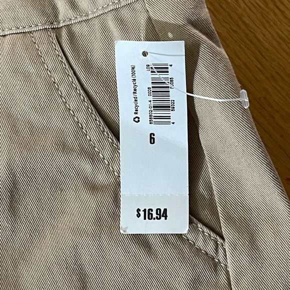 ☀️HOST PIC☀️ Old Navy school uniform short with adjustable waist. - Picture 6 of 8